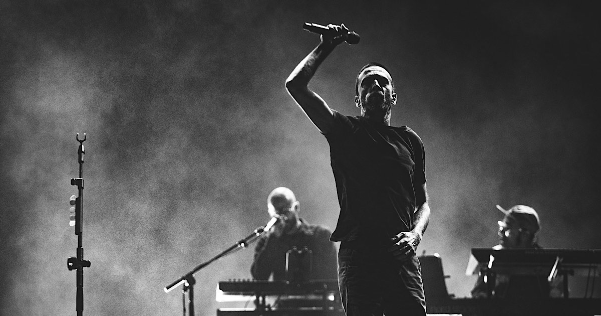 Dá-me a tua&nbsp;mão*…